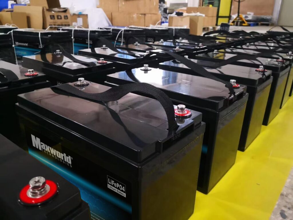 maxworld-lithium-batteries-for-vanlife